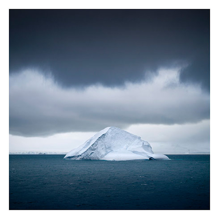 62_iceberg near deception island 2008.jpg